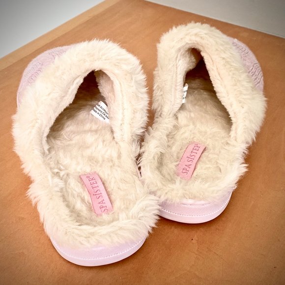 Spa Sister Pink Cable Knit and Faux Fur Slippers - Picture 3 of 6